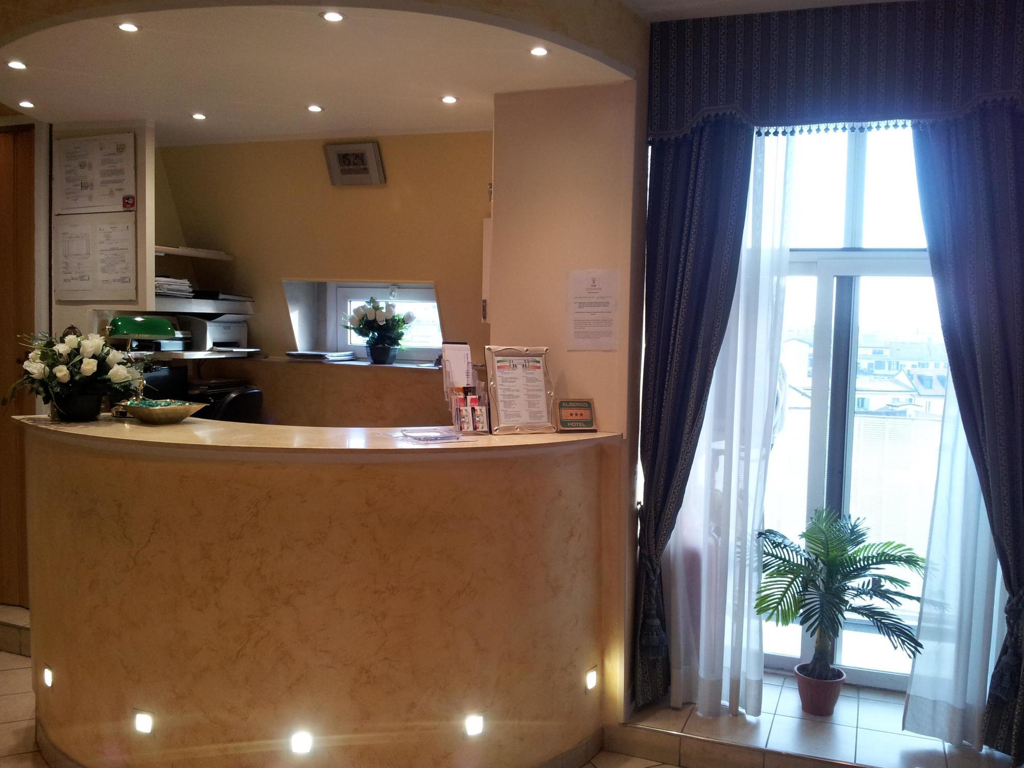 Hotel Arco Romana Mediolan Zewnętrze zdjęcie